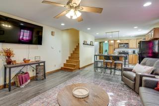 1 Mi to Main St! Family Farmhouse in West Unity - 4