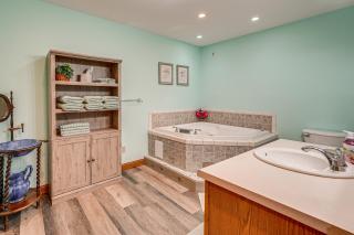 1 Mi to Main St! Family Farmhouse in West Unity - 1