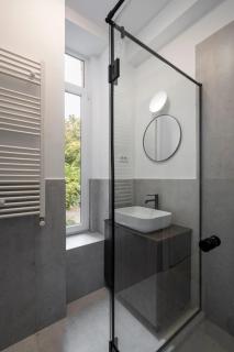 Universitatii Designer 3BR Apartment - Grand Windows High Ceilings & Central Balcony Views - 3