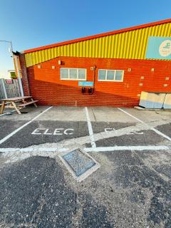 East Coast Chalets 62 Dog friendly, FREE Swimming pool passes - 9