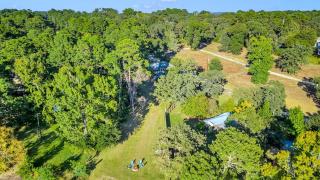 Flint Palestine Lakefront Retreat Firepit BBQ - 8