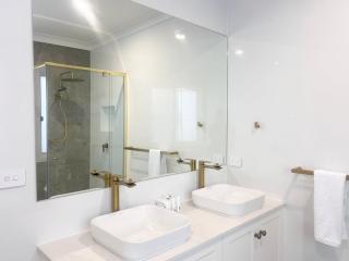 Eliza's Escape 1 Wagga CBD - 1