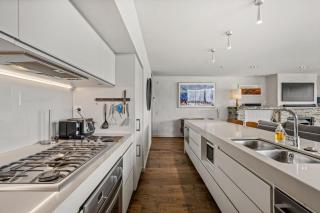 Luxury Lakeview on Ardmore with Sauna - 7