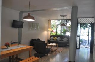 Laureles, casa completa y amplia para grupos grandes - 3