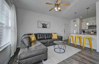 PrimRose steps to Pool, Gym Nr NAS JX, Dtwn, I295 - 2