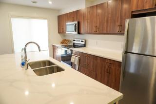 Entire 3 bedroom townhouse - 4
