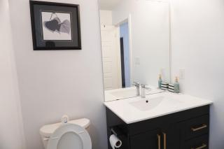 Entire 3 bedroom townhouse - 3