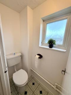 Queens Drive Long Stays Free Parking Sleeps 7 - 1