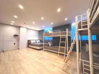 OYO Rooftop Hostel - 4