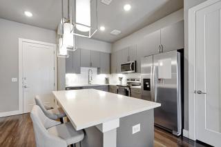 Luxury Apartment - Fast Wi-Fi - FREE Parking - 1