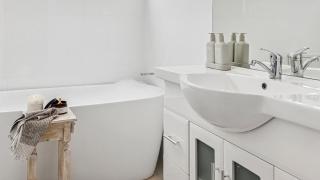 Pandanus - Spacious Waterfront Escape - 1