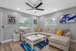 Cozy & Completely Remodeled 2 Bedroom Apartment - 3