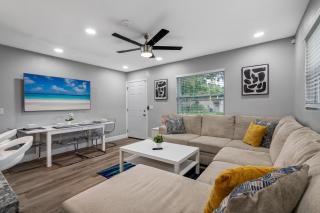 Cozy & Completely Remodeled 2 Bedroom Apartment - 5