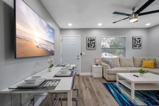 Cozy & Completely Remodeled 2 Bedroom Apartment - 9