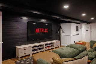 Sleeps 16-Hottub-Sauna-Pet Friendly-7 Min to Ski - 6