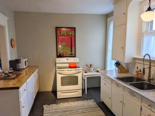 House on Hill Street - 3