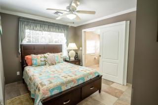 Sea Beauty - Charming Cottage with Pool and Private Beach Lot - 4