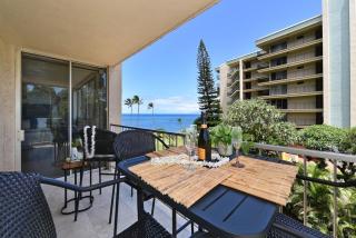 Royal Kahana 301 · RK 301 Remodeled OceanFront 2BD w Ocean Views - 8