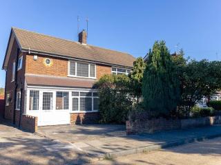 Spacious Family Home, Comfort, Safety and Smiles Await! - 8