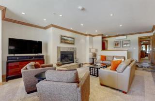 Luxury Ski In, Ski Out 2 Bedroom Mountain Residence In The Heart Of Lionshead Village With Heated Slope Side Pool And Hot Tub - 9