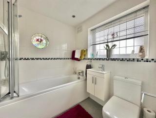 Spacious Family Home, Comfort, Safety and Smiles Await! - 2