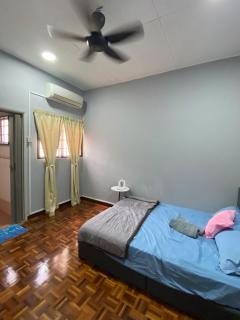 Kajang Prima 2-story with 2 room 2 bath warm rooms - 3