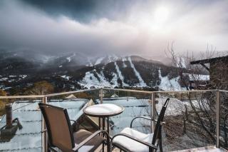 Lantern 12 Balcony - 1