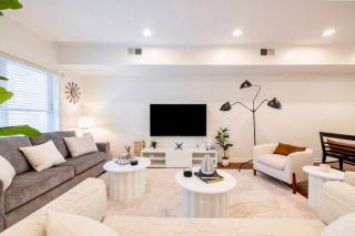 Movie Theater-Game Room-Parking-Heart Of Cleveland - 1