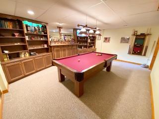 Lakefront Cottage w Grand Cabin Room - 7