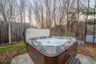 10 Min to Loon-Hottub-Pet Friendly-EV Charger - 9