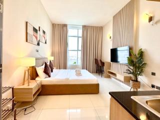 Signature Horizon Studio with Boulevard Views - 6