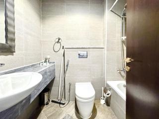 Signature Horizon Studio with Boulevard Views - 3