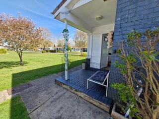 Modern Newly Renovated Home on the Broads - 1