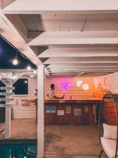 Heated Pool-Yoga Arena-Fire Pit-Hot Tub-Game Room-Bocce Ball - 1