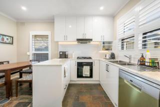 4BR Home in Fullarton - 9