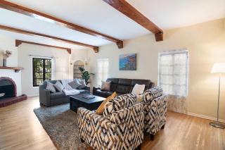 Charming Spanish Villa with Jacuzzi in Prime LA Beverly Grove - 5