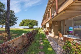 Hale Kai 110 · HKI 110 1BD Condo w Oceanviews and Oceanfront Poo - 5