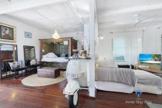 Shellies On The Beach - Big House - 3