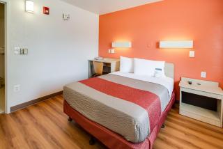 Motel 6-Lenexa, KS - Kansas City Southwest - 2