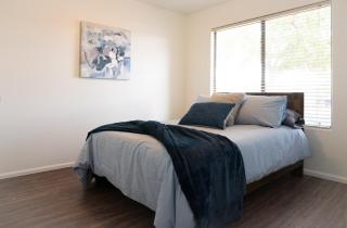 4BR House with Heated Pool - 9