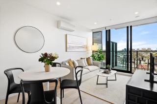 South Yarra Stay with Balcony Views - 4