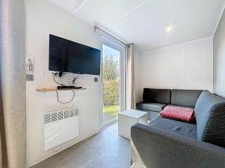 Mobil-home Confort 2 chambres, Piscine chauffée, 200 m de la plage, Parking et Wi-Fi inclus - FR-1-361A-77 - 5