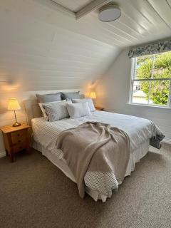 La Vue - Boutique Waterfront Apartment, Akaroa - 6