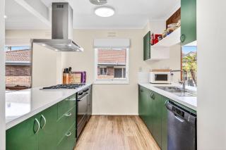 SeaEsta Room for all the Family - BYO Linen - 6