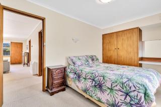 SeaEsta Room for all the Family - BYO Linen - 3