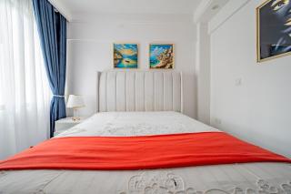 Serene and Cozy Riverside Apartment - 9