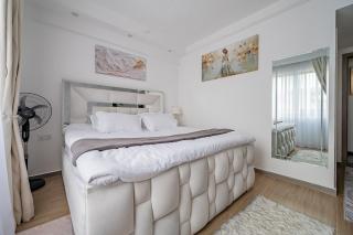 Serene and Cozy Riverside Apartment - 6