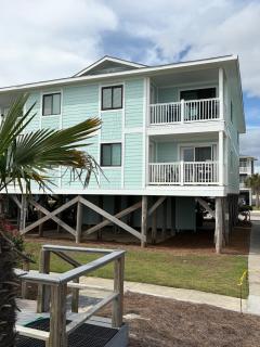 The Big Blue Ocean Isle - 4