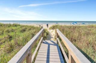 The Big Blue Ocean Isle - 6