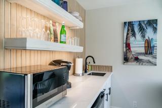 Modern Studio Beach Vistas - 8